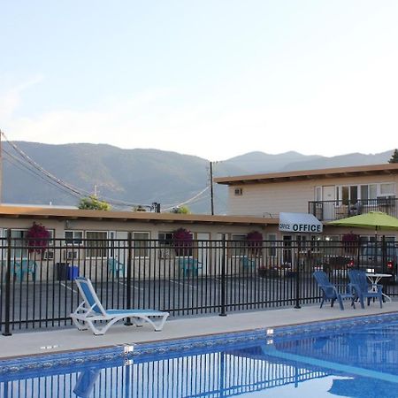 Flamingo Motel Penticton Ngoại thất bức ảnh