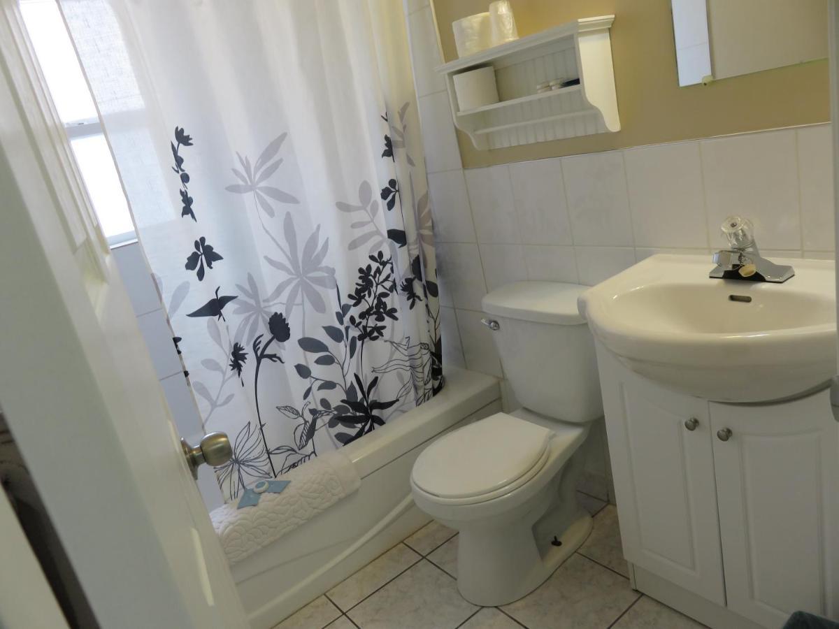 Flamingo Motel Penticton Ngoại thất bức ảnh