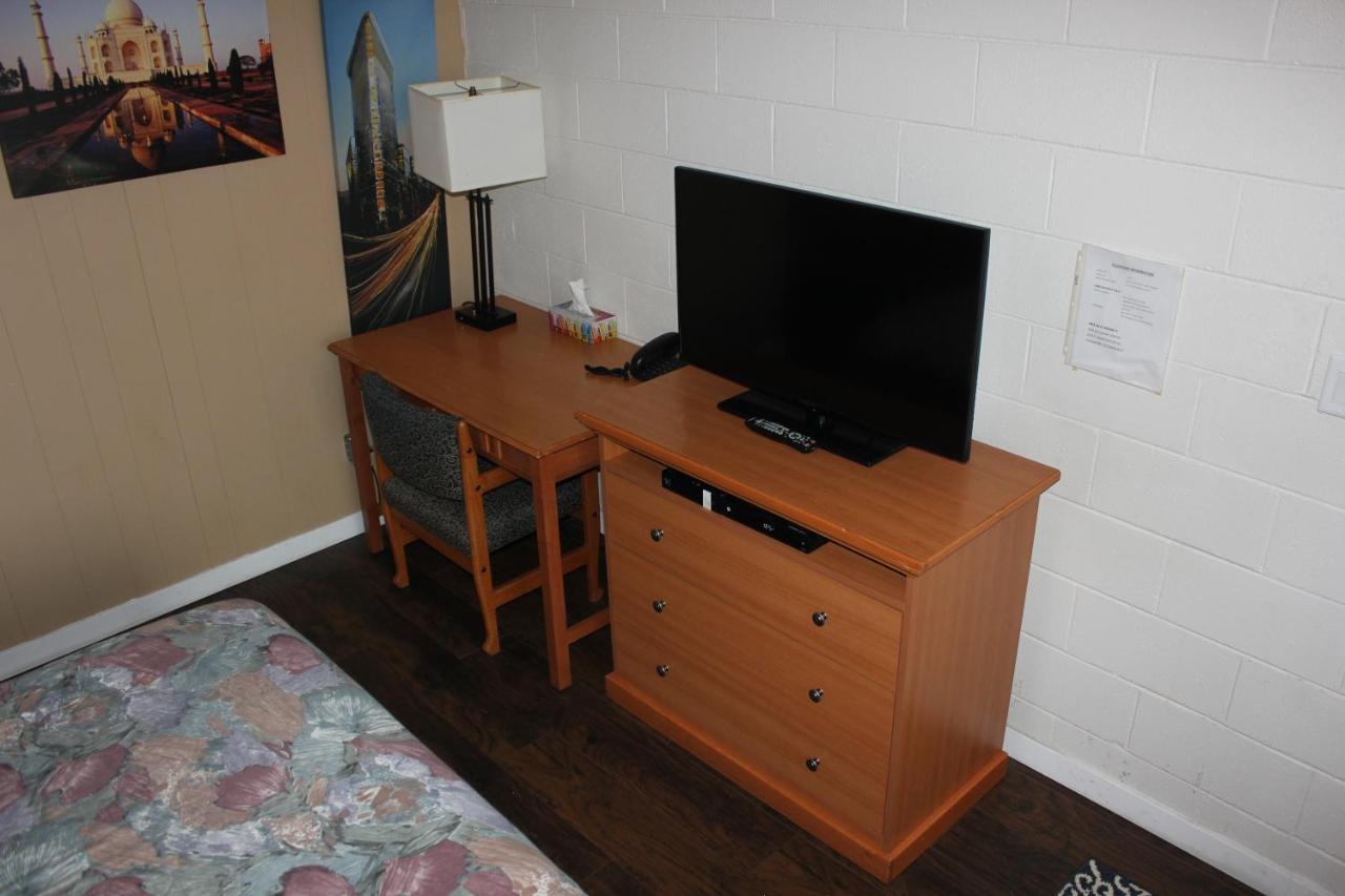 Flamingo Motel Penticton Ngoại thất bức ảnh