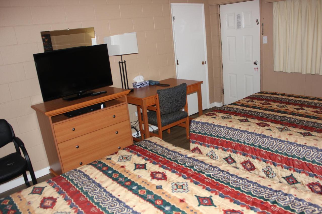 Flamingo Motel Penticton Ngoại thất bức ảnh