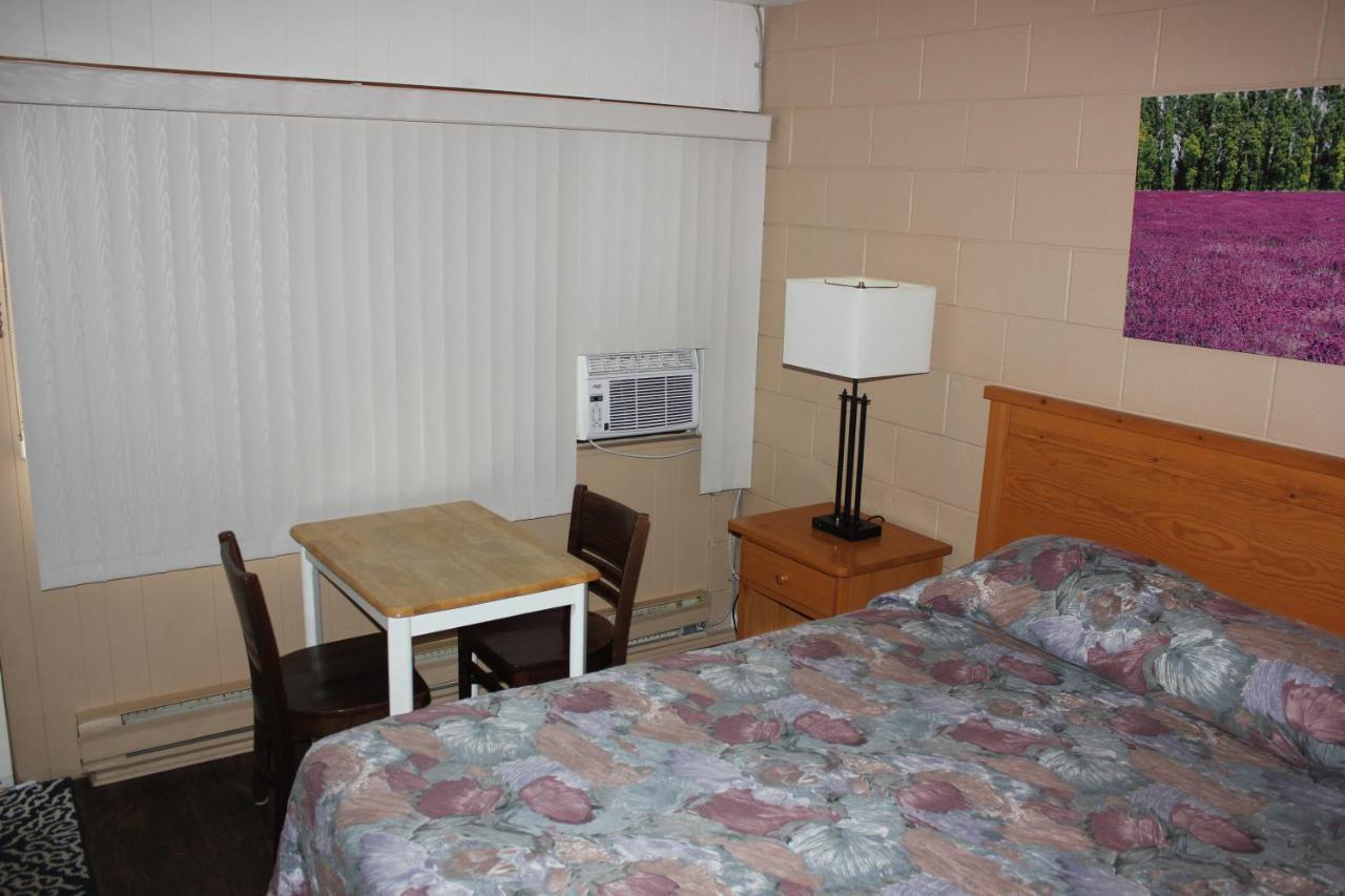 Flamingo Motel Penticton Ngoại thất bức ảnh