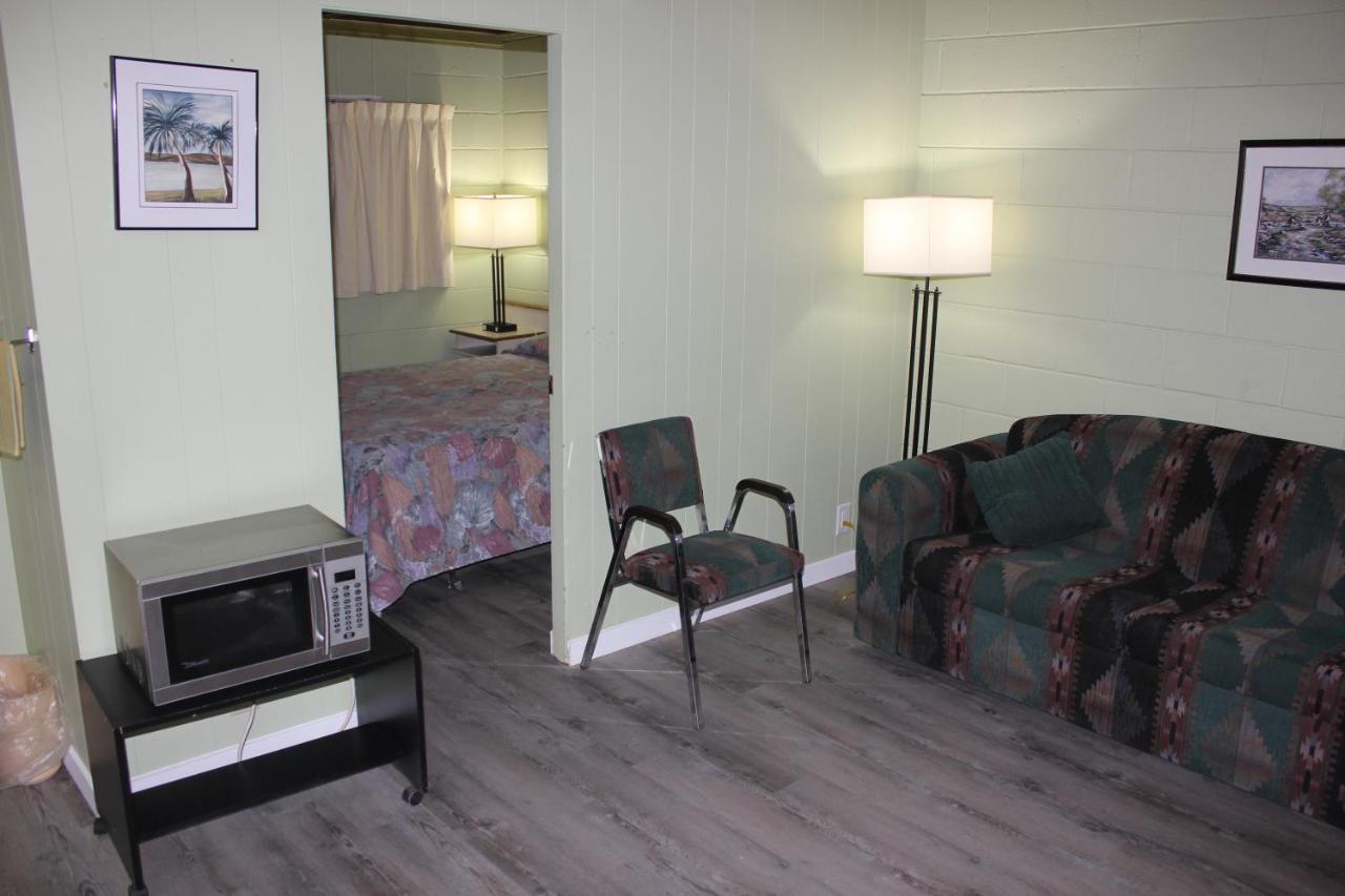 Flamingo Motel Penticton Ngoại thất bức ảnh