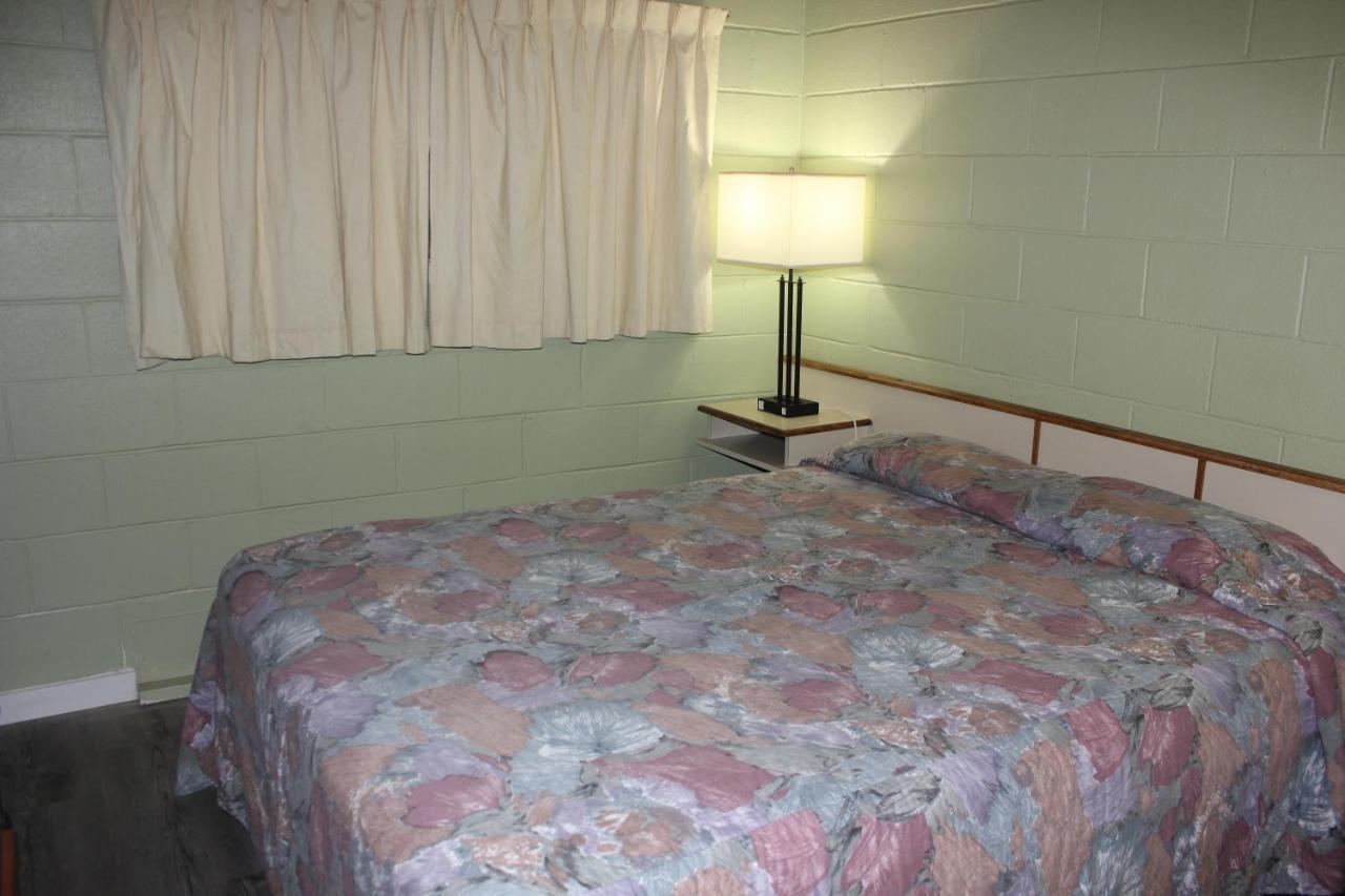 Flamingo Motel Penticton Ngoại thất bức ảnh