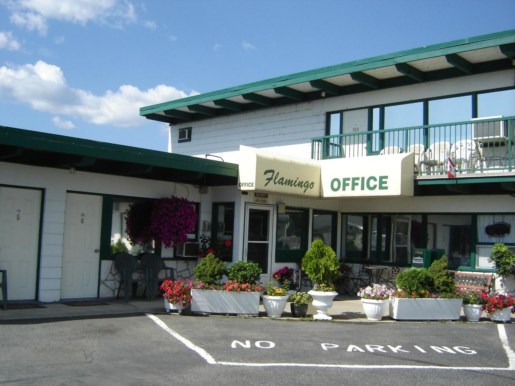 Flamingo Motel Penticton Ngoại thất bức ảnh