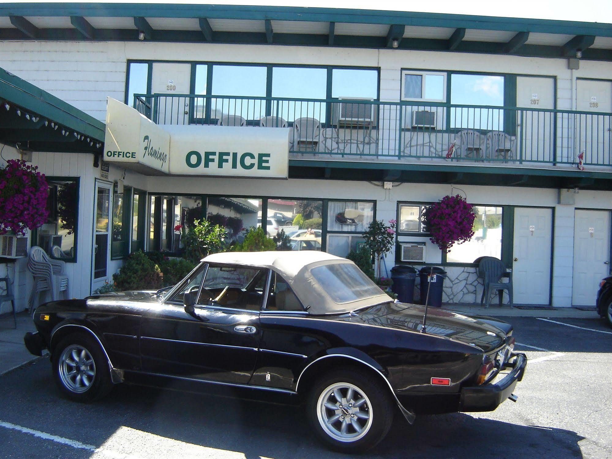 Flamingo Motel Penticton Ngoại thất bức ảnh