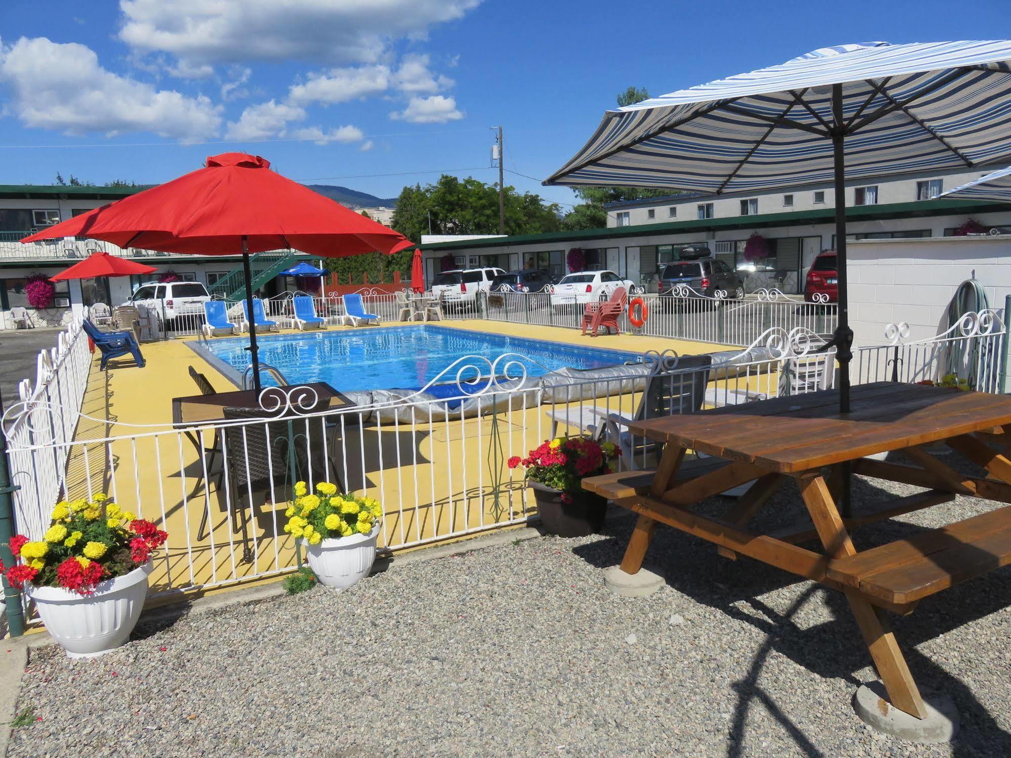 Flamingo Motel Penticton Ngoại thất bức ảnh
