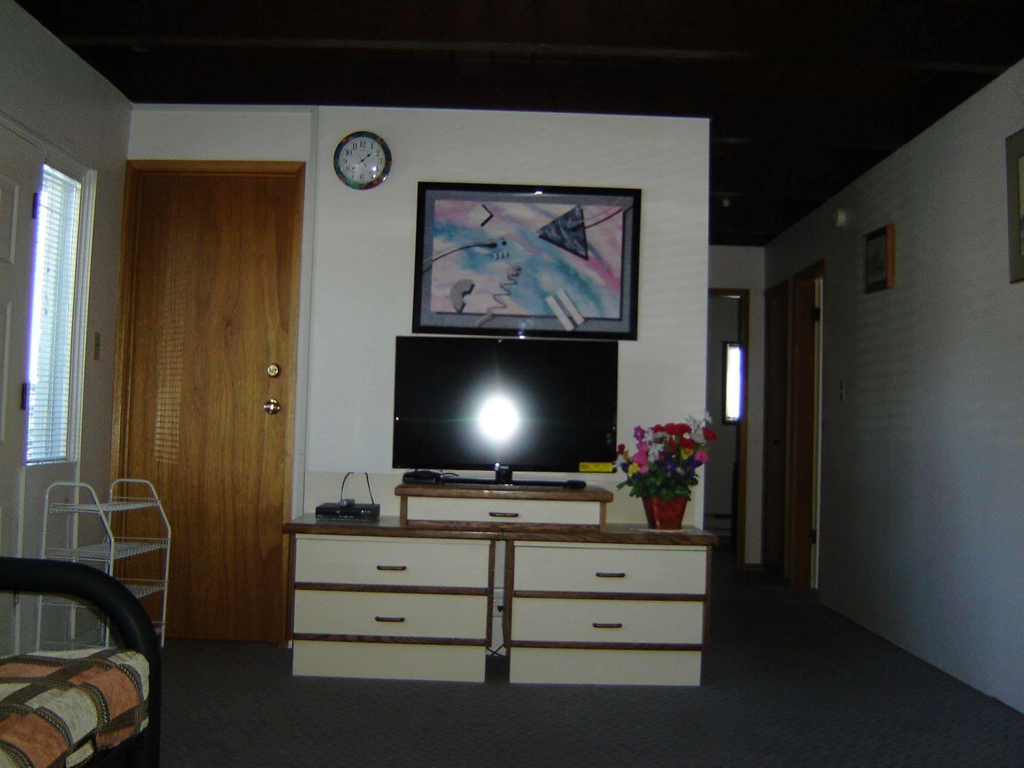 Flamingo Motel Penticton Ngoại thất bức ảnh