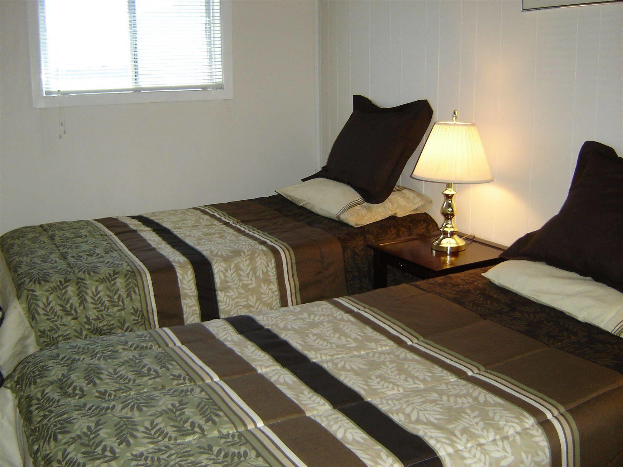 Flamingo Motel Penticton Ngoại thất bức ảnh
